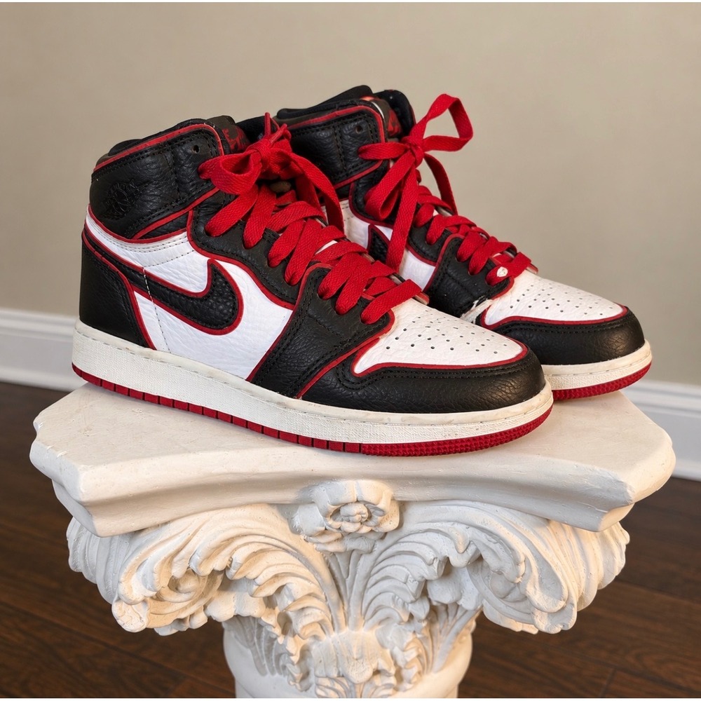 Jordan 1 Retro High OG Bloodline Black Gym Red White 575441-062 GS Size 4Y